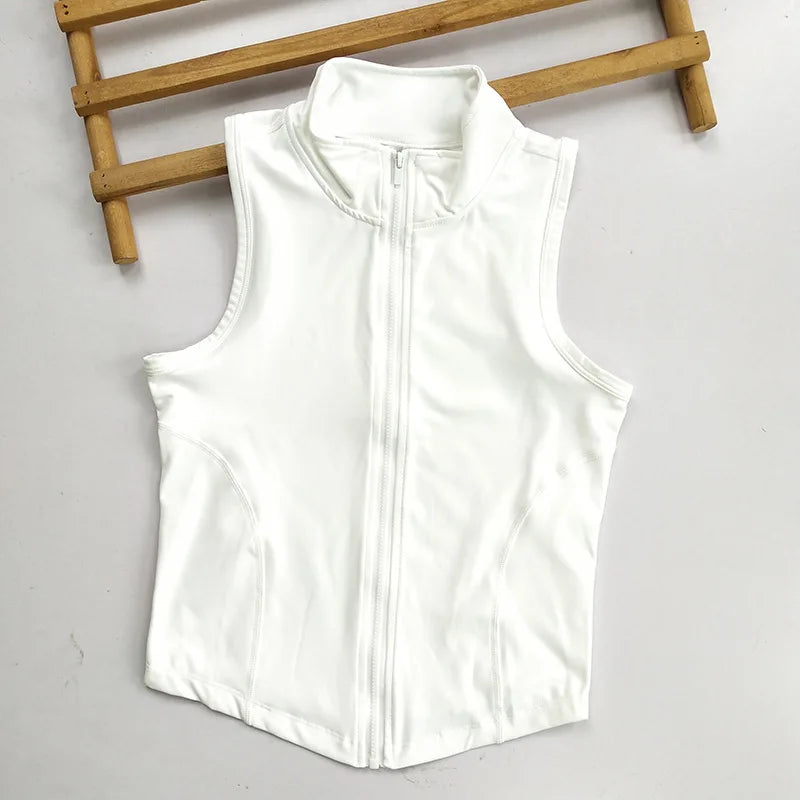 Musculosa deportiva de mujer con cierre frontal