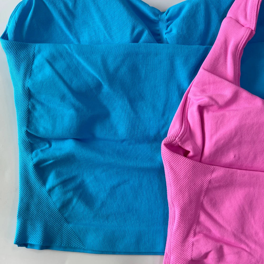 Top deportivo largo halter con copas removibles