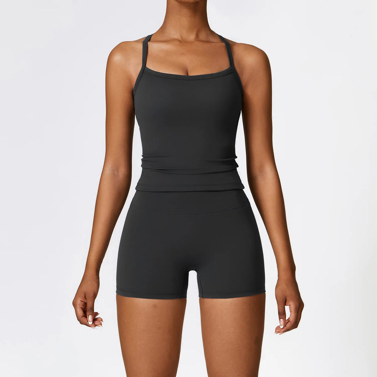 Conjunto deportivo de top con relleno y biker de tiro alto