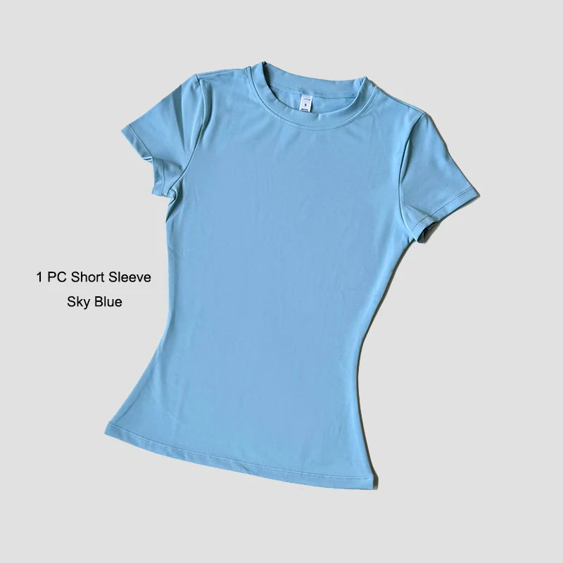 Conjunto deportivo de mujer de remera manga corta y calza