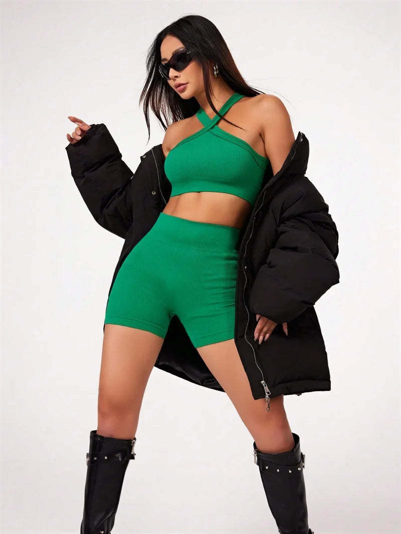 Conjunto de top con tiras y biker sin costuras