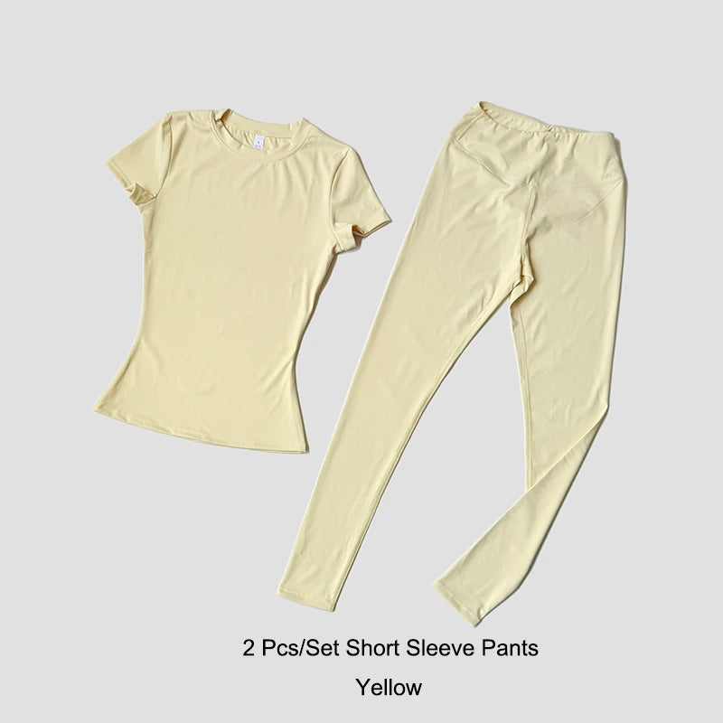Conjunto deportivo de mujer de remera manga corta y calza