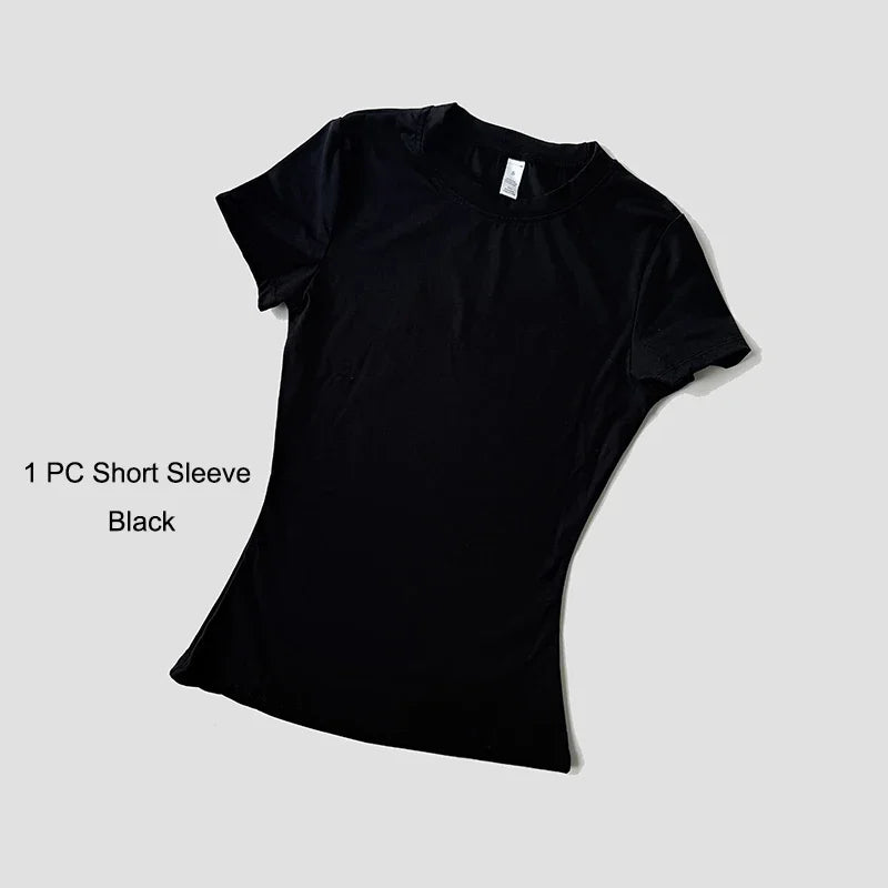 Conjunto de remera corta y calza con cintura compresiva