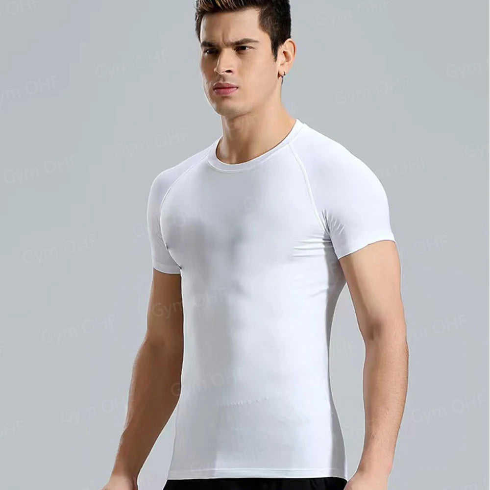 Remera deportiva ajustada de hombre de manga corta