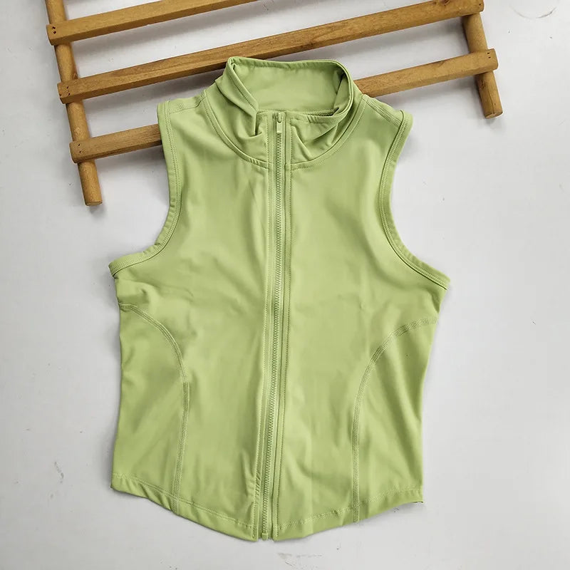 Musculosa deportiva de mujer con cierre frontal
