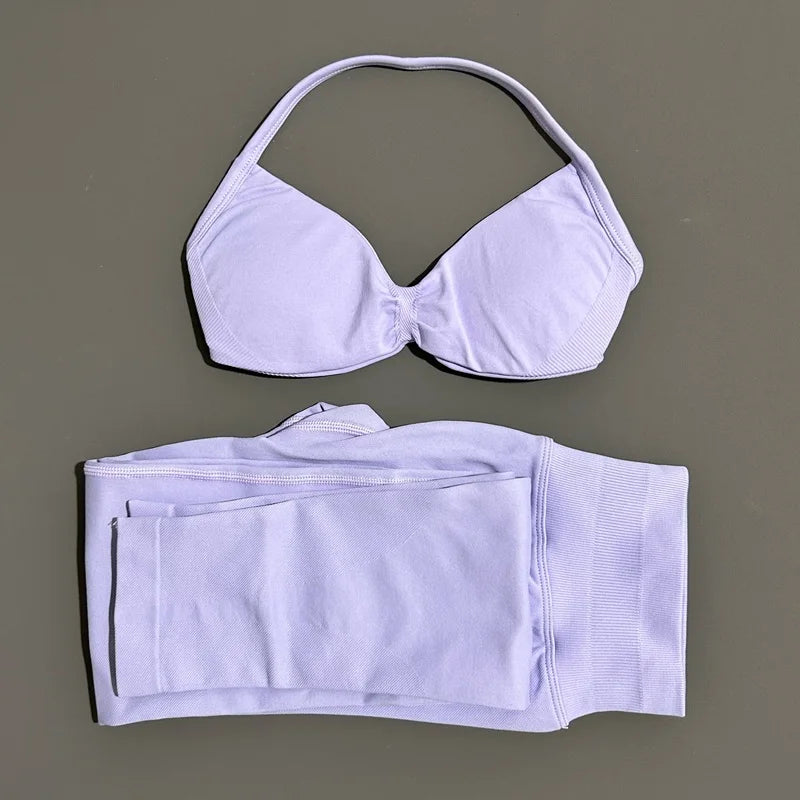 Conjunto de top halter y calza de tiro alto con frunce
