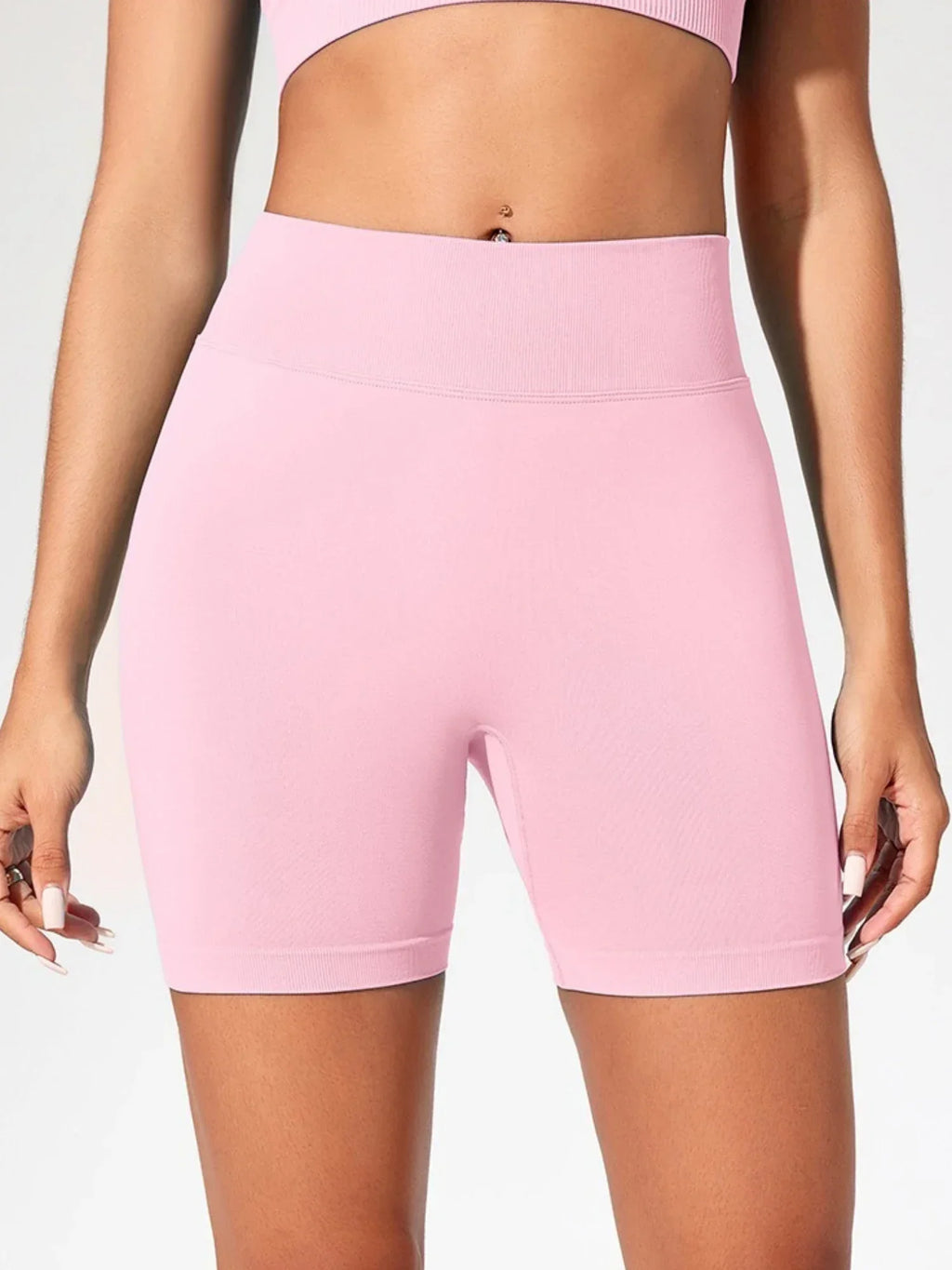 Biker de tiro alto para yoga y entrenamiento