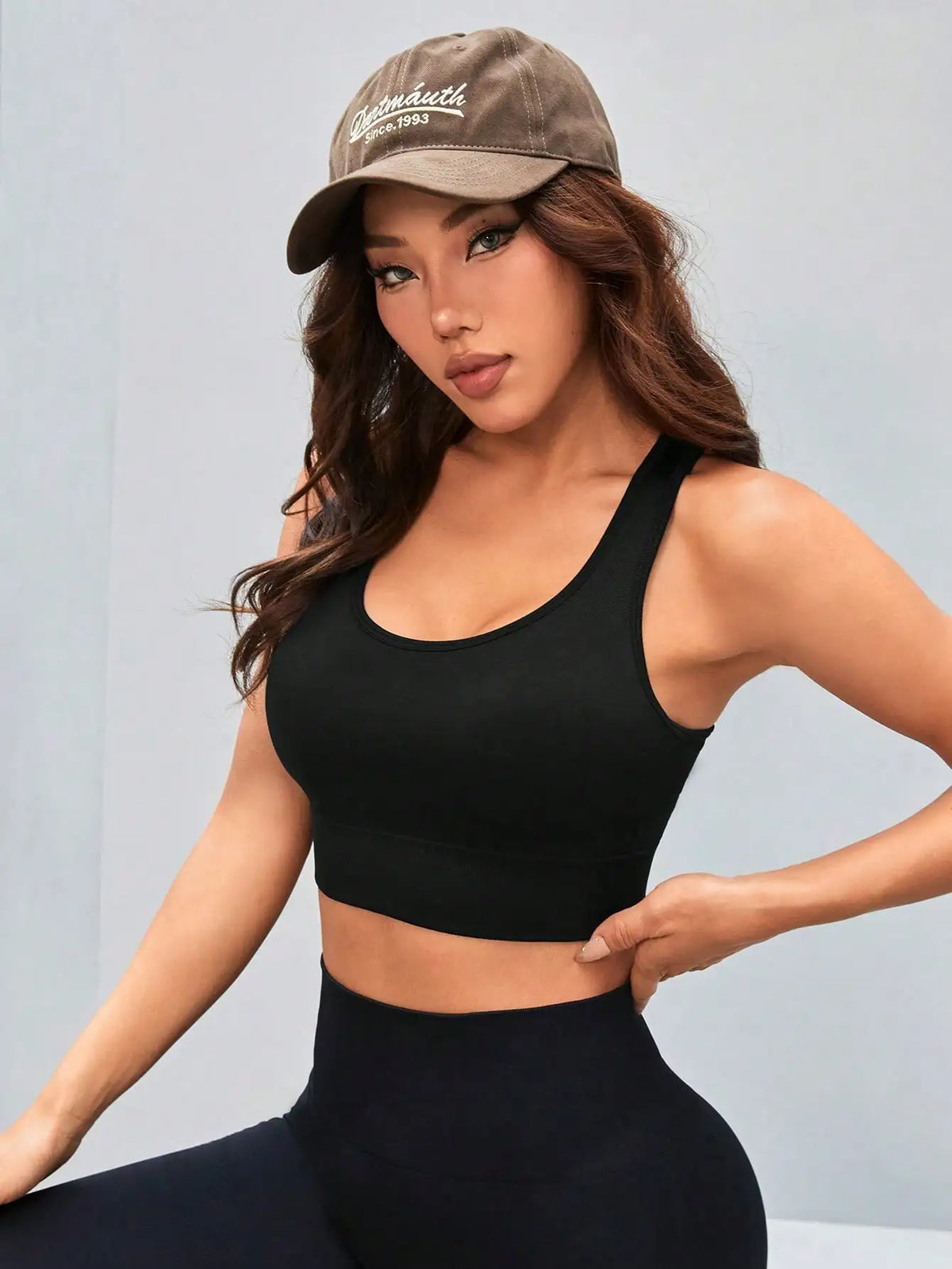 Top deportivo largo con espalda deportiva y soporte ligero