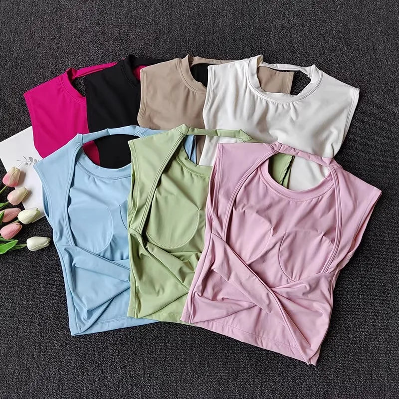 Musculosa deportiva de espalda abierta con copas fijas