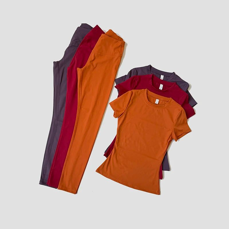 Conjunto deportivo de mujer de remera manga corta y calza
