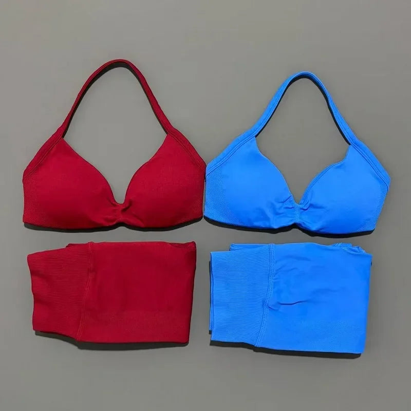 Conjunto de top halter y calza de tiro alto con frunce