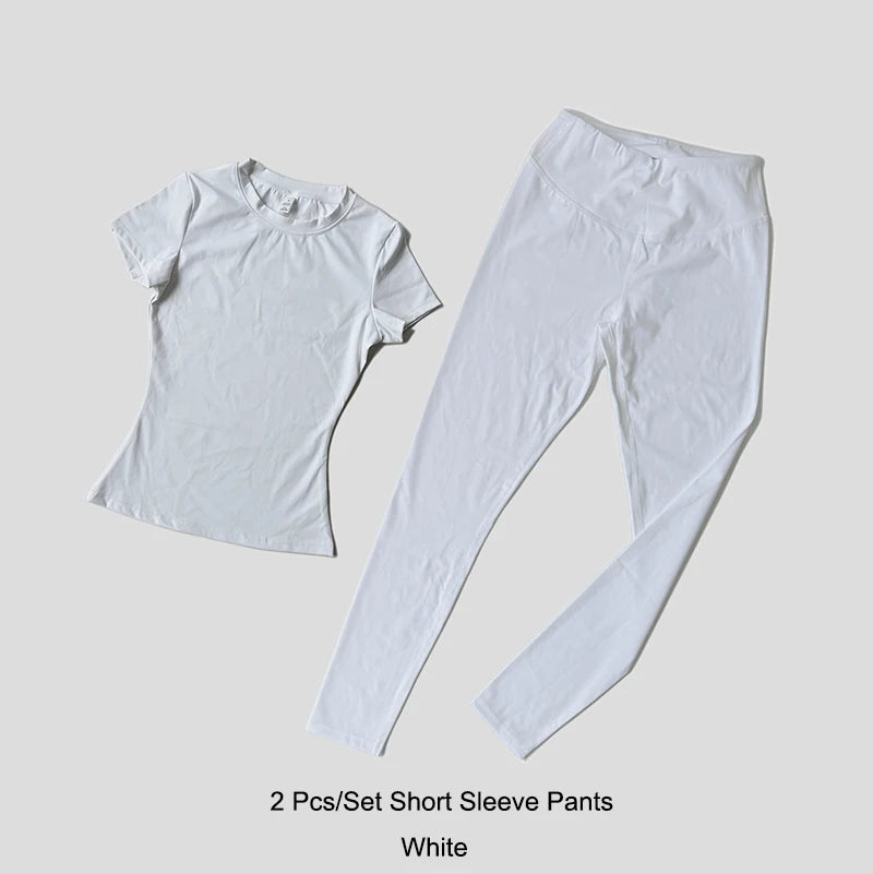 Conjunto deportivo de mujer de remera manga corta y calza