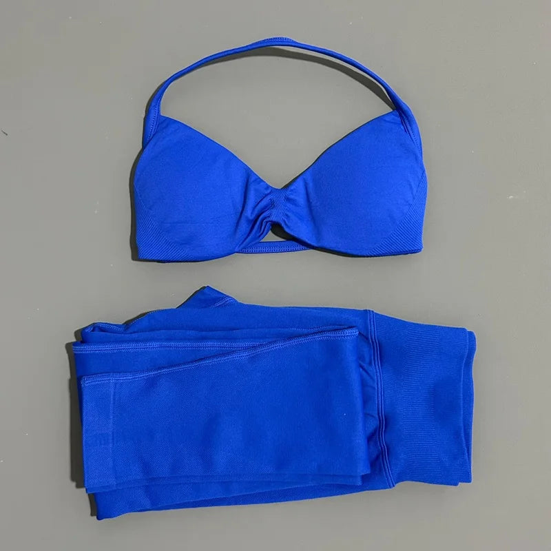 Conjunto de top halter y calza de tiro alto con frunce