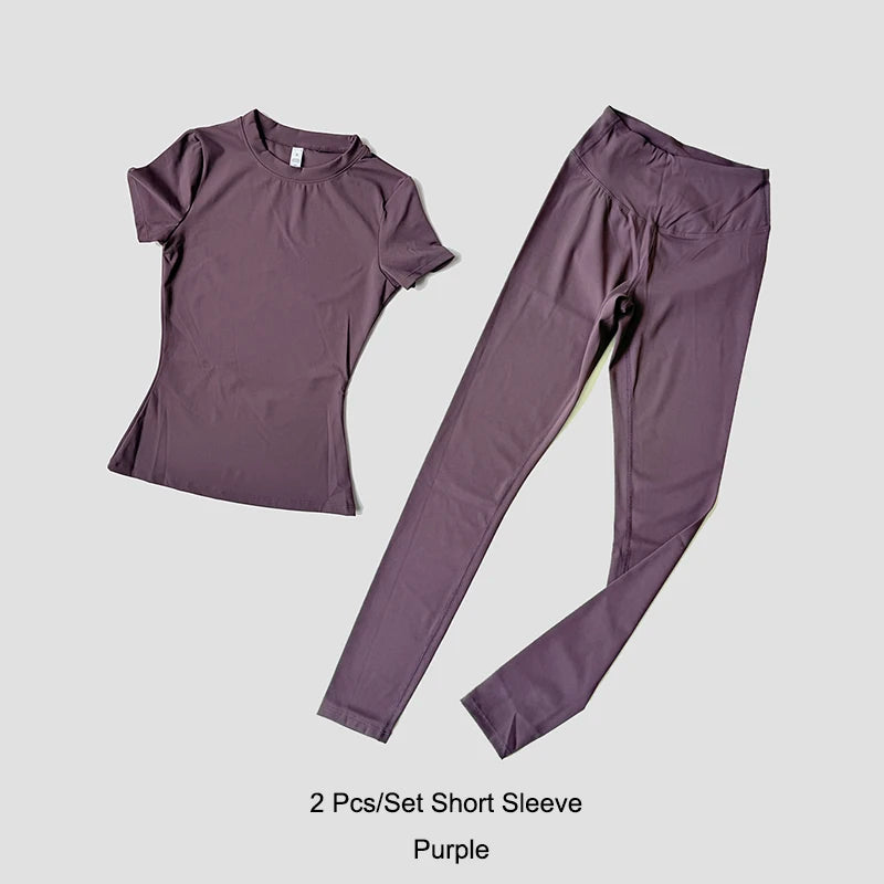 Conjunto deportivo de mujer de remera manga corta y calza