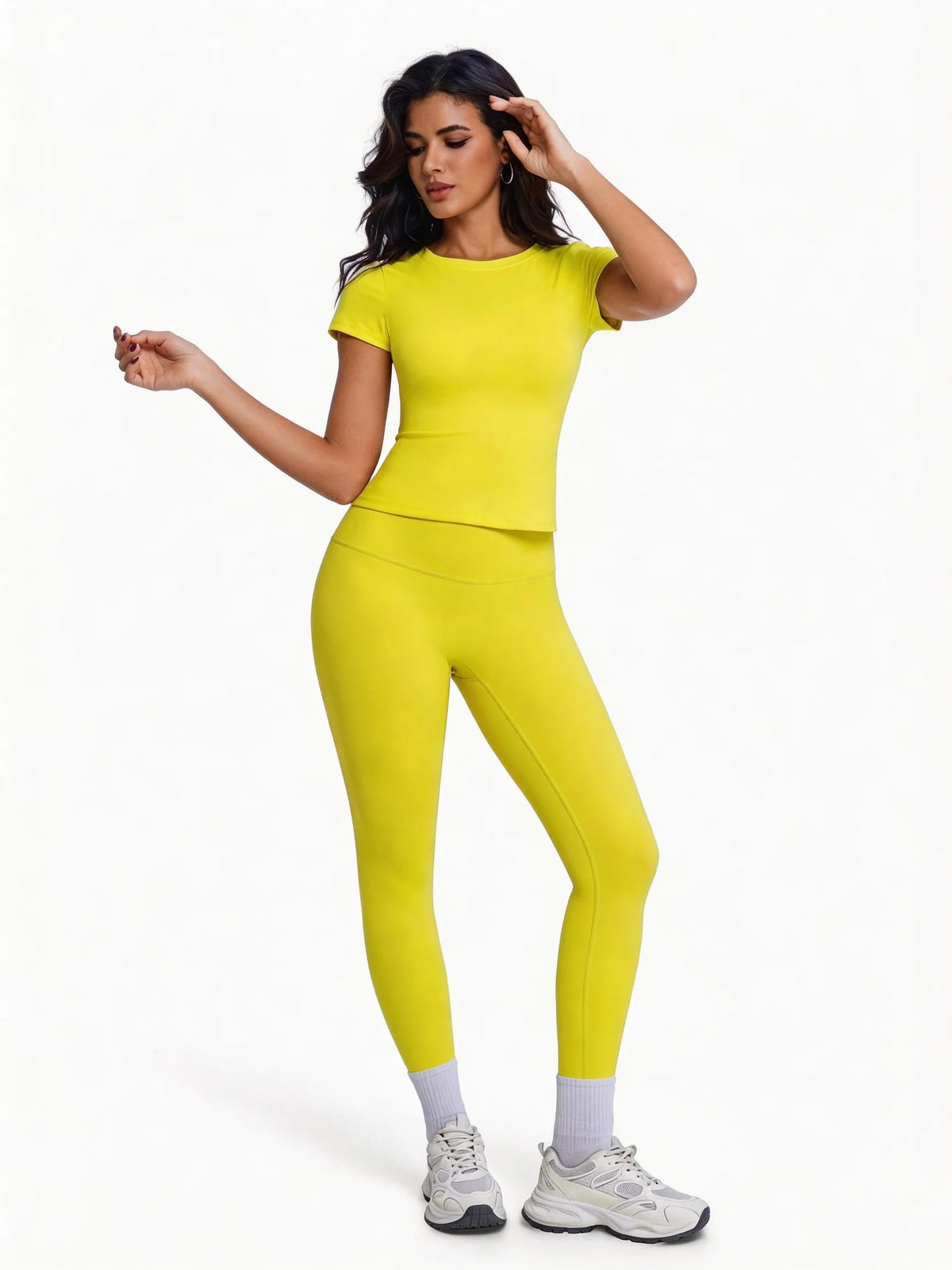 Conjunto deportivo de remera manga corta y calza de tiro alto