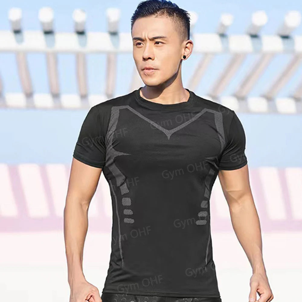 Remera deportiva ajustada de hombre de manga corta