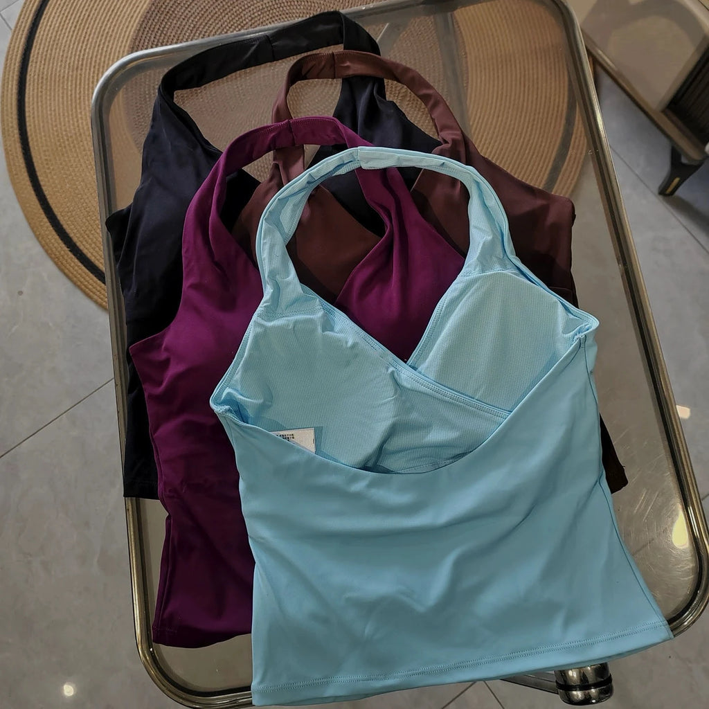 Top deportivo largo con escote en V y cuello halter