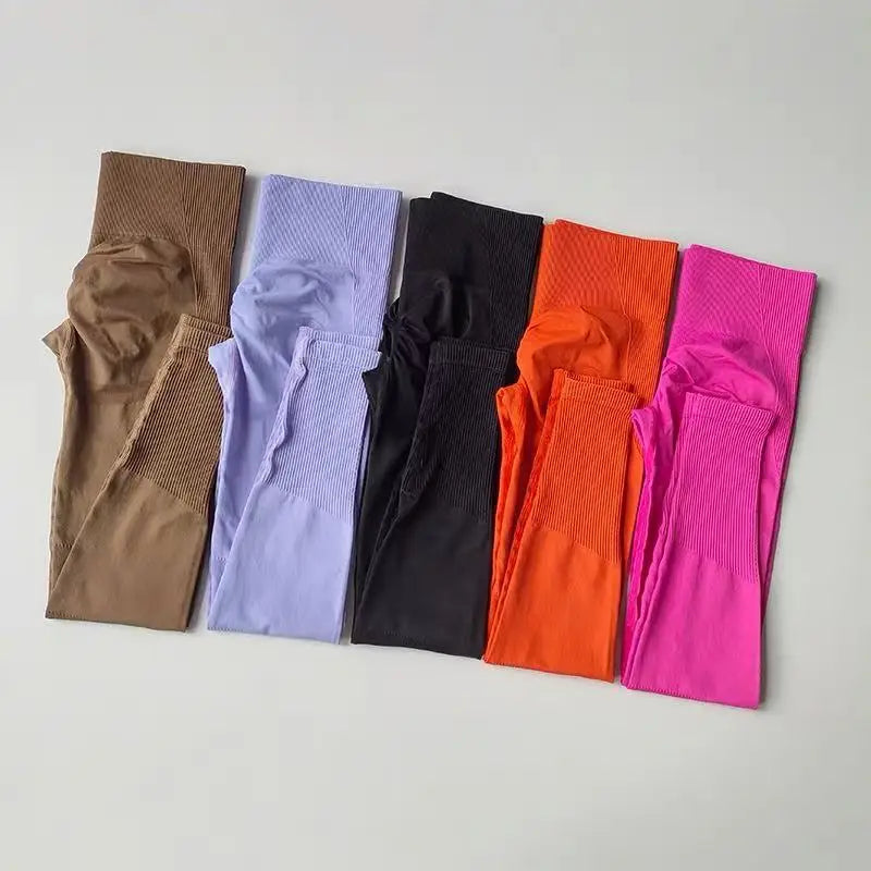 Conjunto deportivo de mujer sin costuras de top y calza