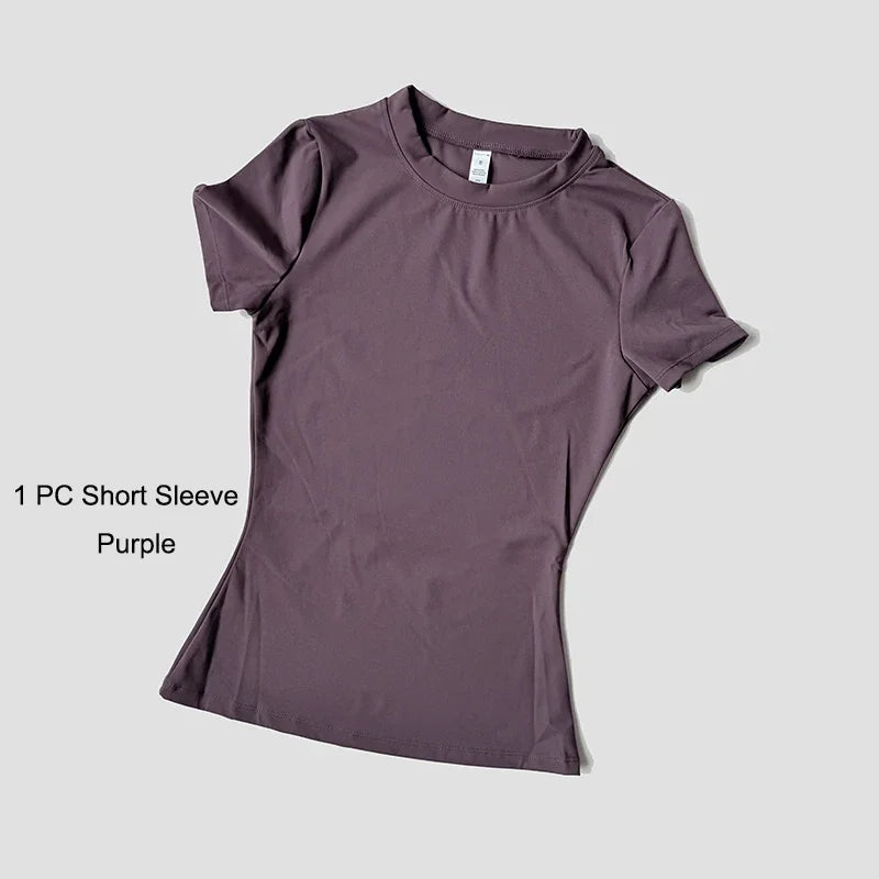 Conjunto de remera corta y calza con cintura compresiva