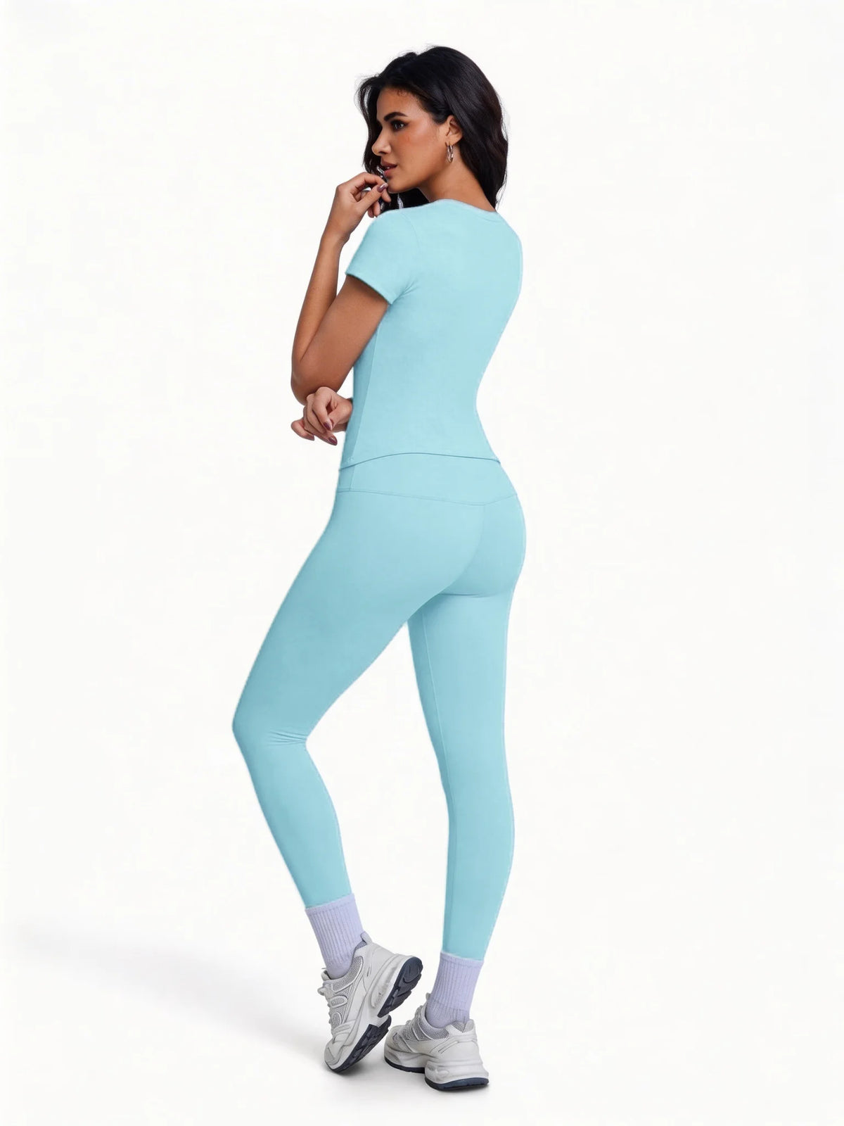 Conjunto deportivo de remera manga corta y calza de tiro alto