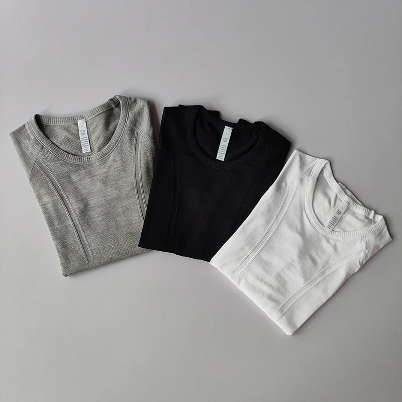 Remera deportiva de mujer sin costuras con cuello redondo