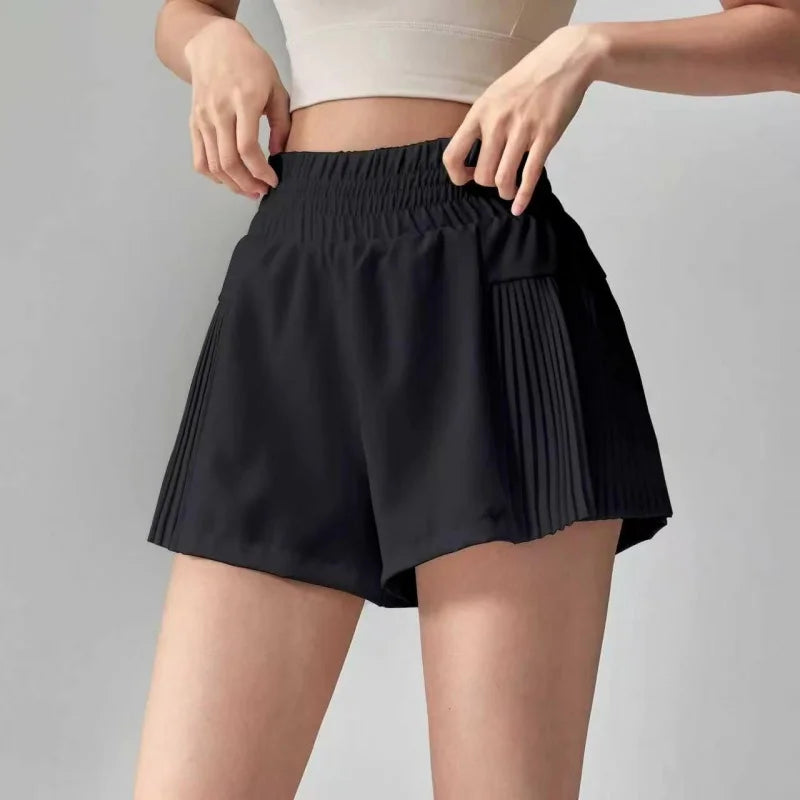 Short de doble capa con bolsillos y frunces laterales