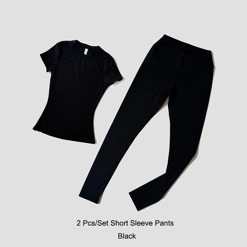 Conjunto deportivo de mujer de remera manga corta y calza