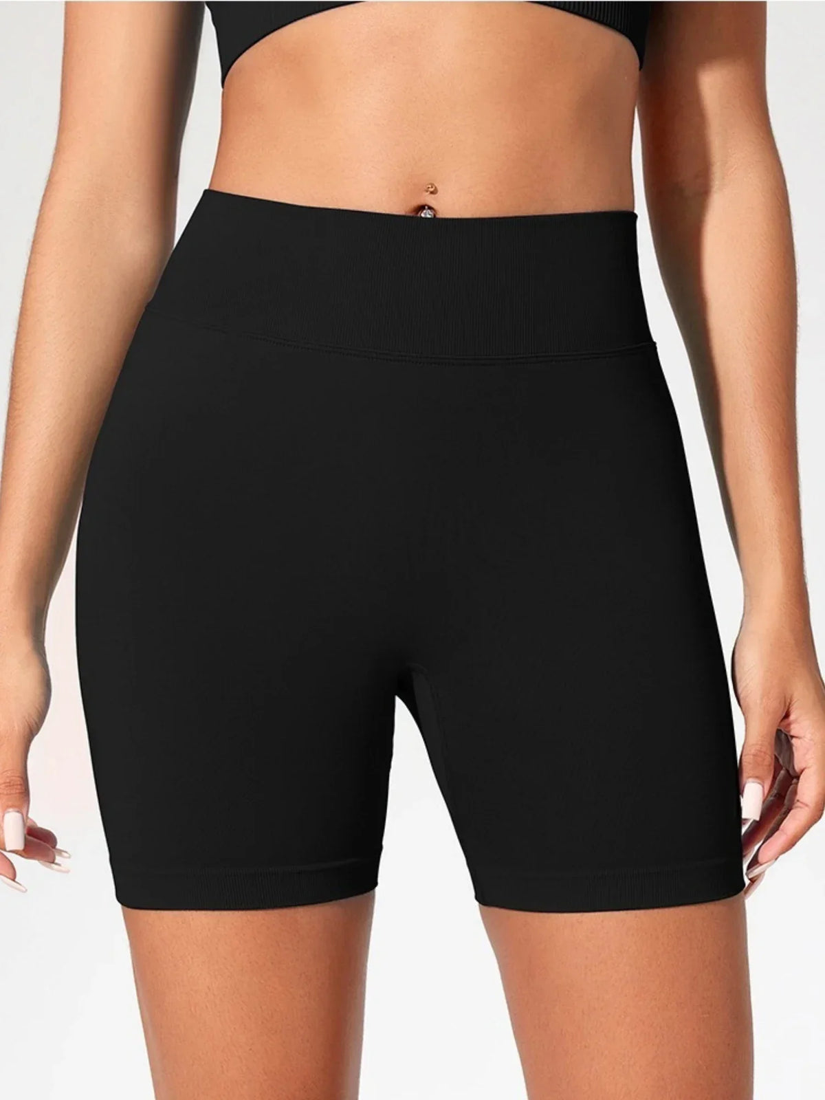 Biker de tiro alto para yoga y entrenamiento