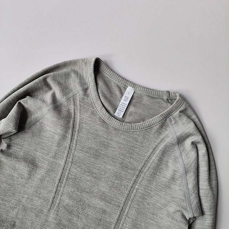 Remera deportiva de mujer sin costuras con cuello redondo