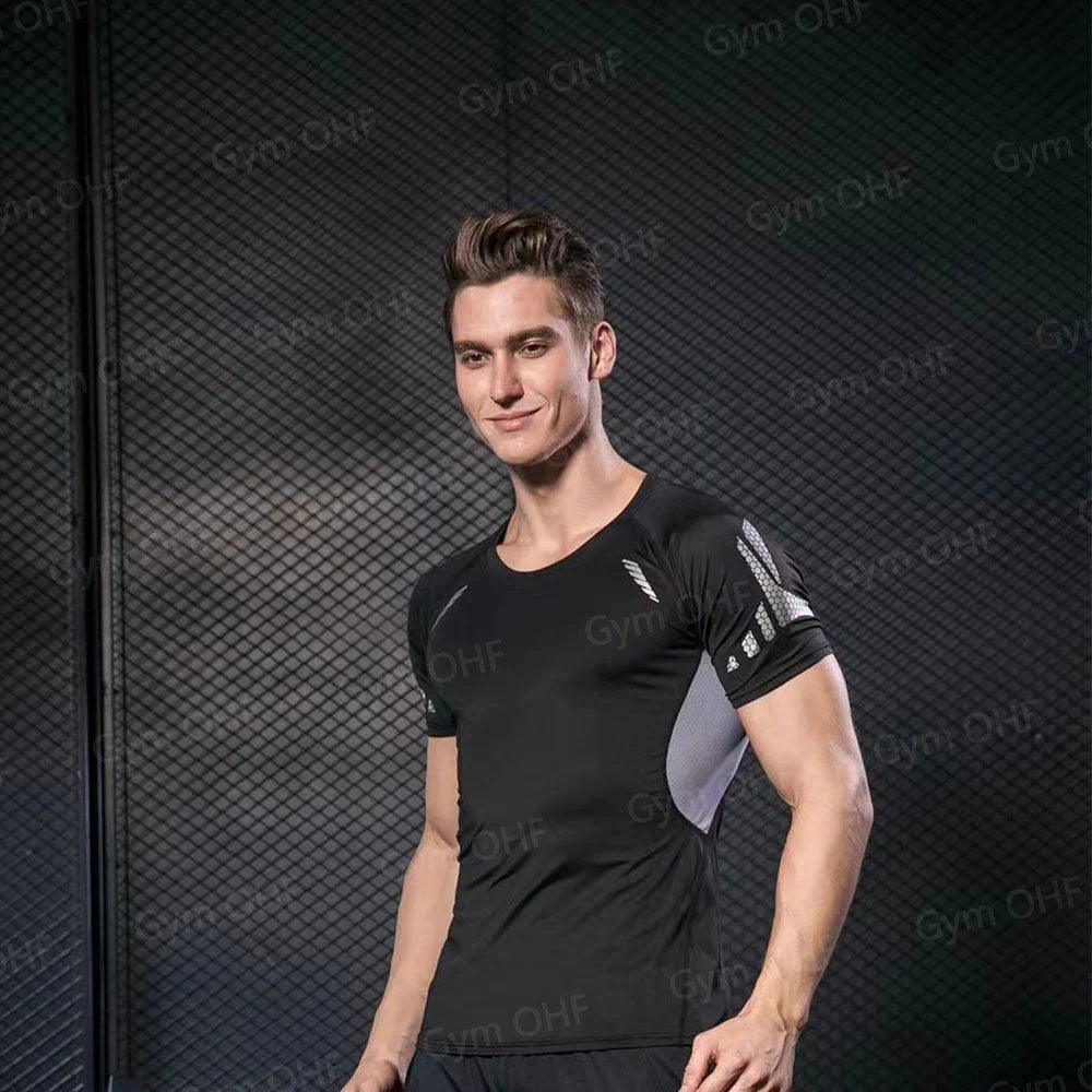 Remera deportiva ajustada de hombre de manga corta
